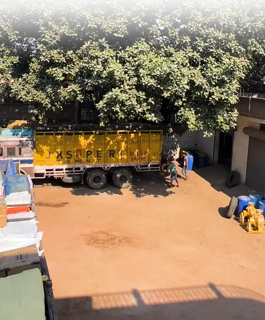 Truck loading at Kila Road godown, Patna City