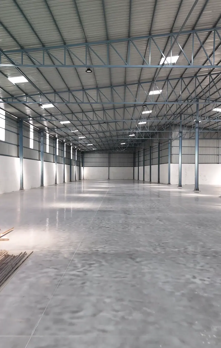27,000 sq ft warehouse with VDF flooring and high ceiling in Patna